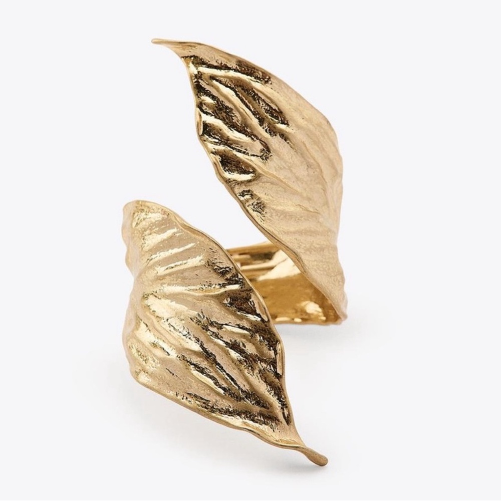 Zara Golden Metal Bracelet with Leaf Design NWT 1856 / 223